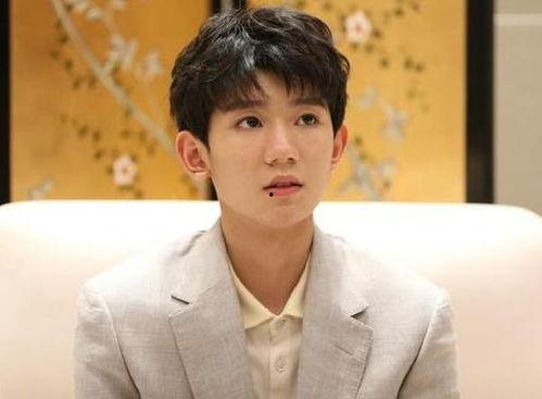 易烊千玺吃瓜娱乐视频大全,娱乐视频大揭秘