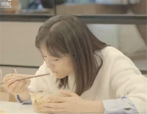 娱乐吃瓜酱男闺蜜,吃瓜酱与男闺蜜的甜蜜日常